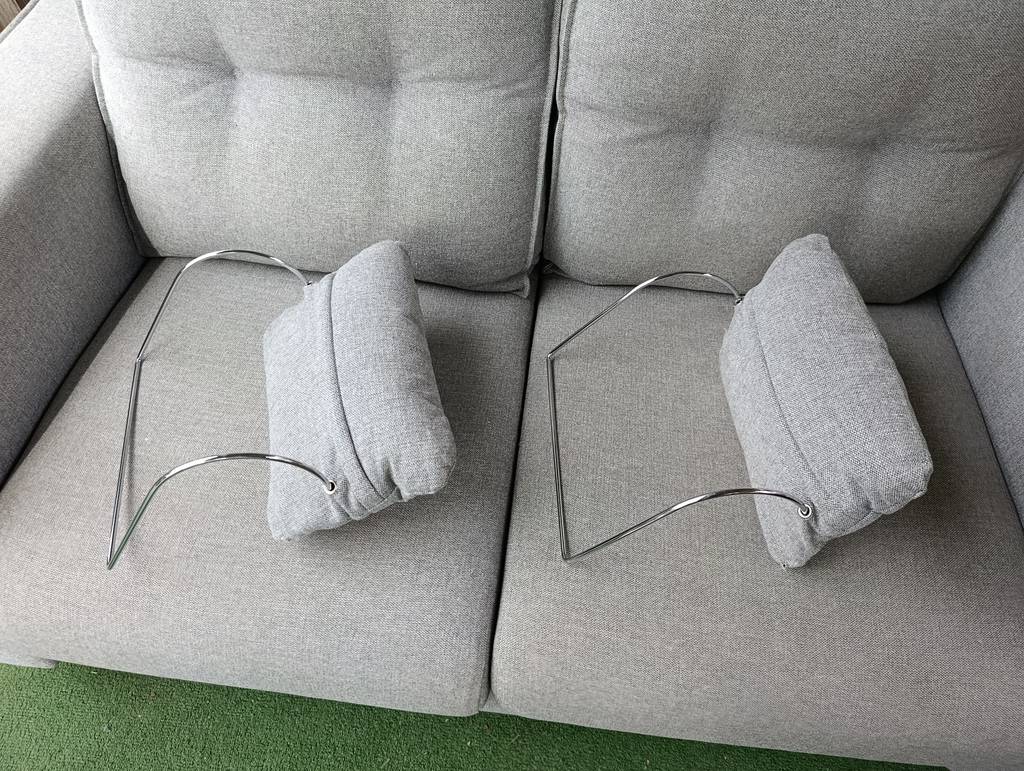 SOFÁ DE 2 PLAZAS GRIS CON REPOSACABEZAS - Imagen 5
