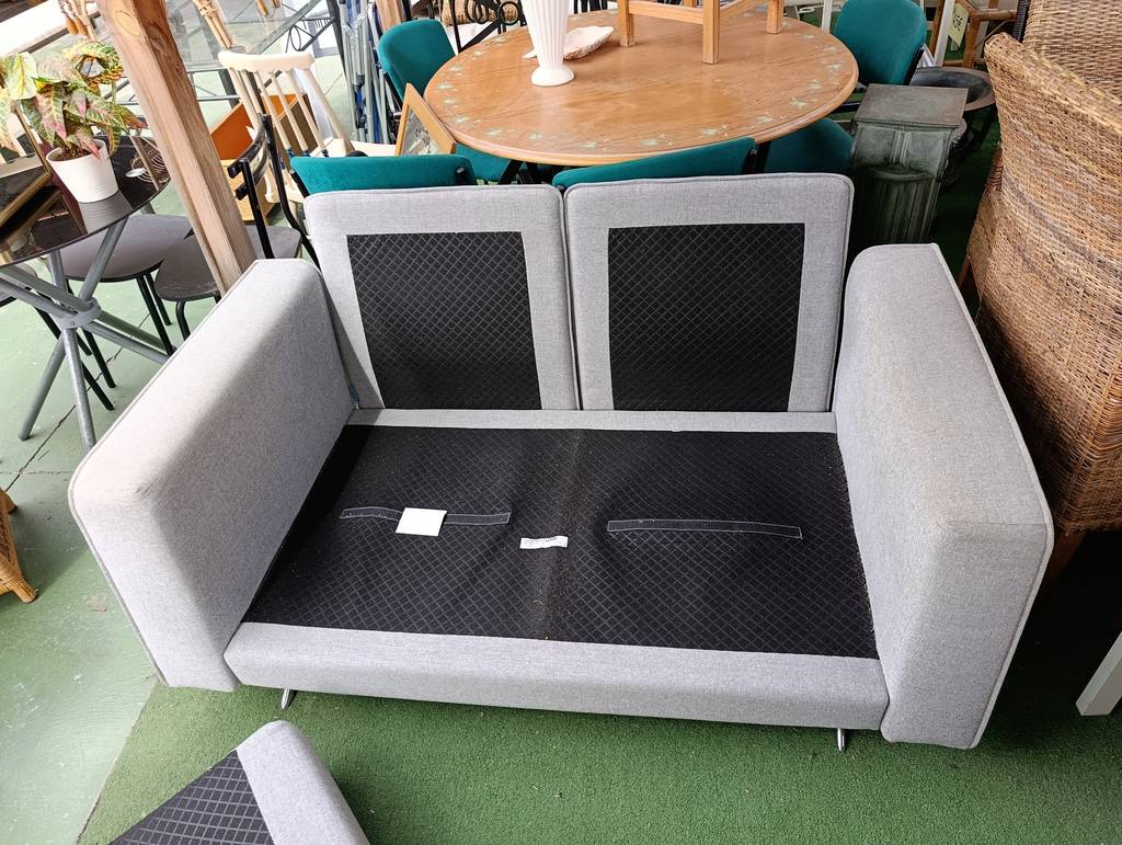 SOFÁ DE 2 PLAZAS GRIS CON REPOSACABEZAS - Imagen 6