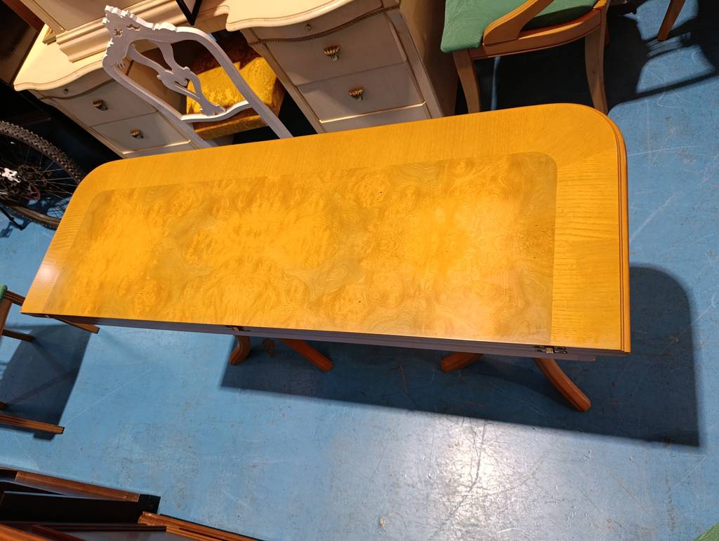COMEDOR CLÁSICO LIBRO Y 4 SILLAS MADERA - Imagen 4