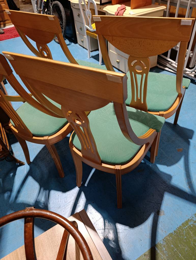 COMEDOR CLÁSICO LIBRO Y 4 SILLAS MADERA - Imagen 9