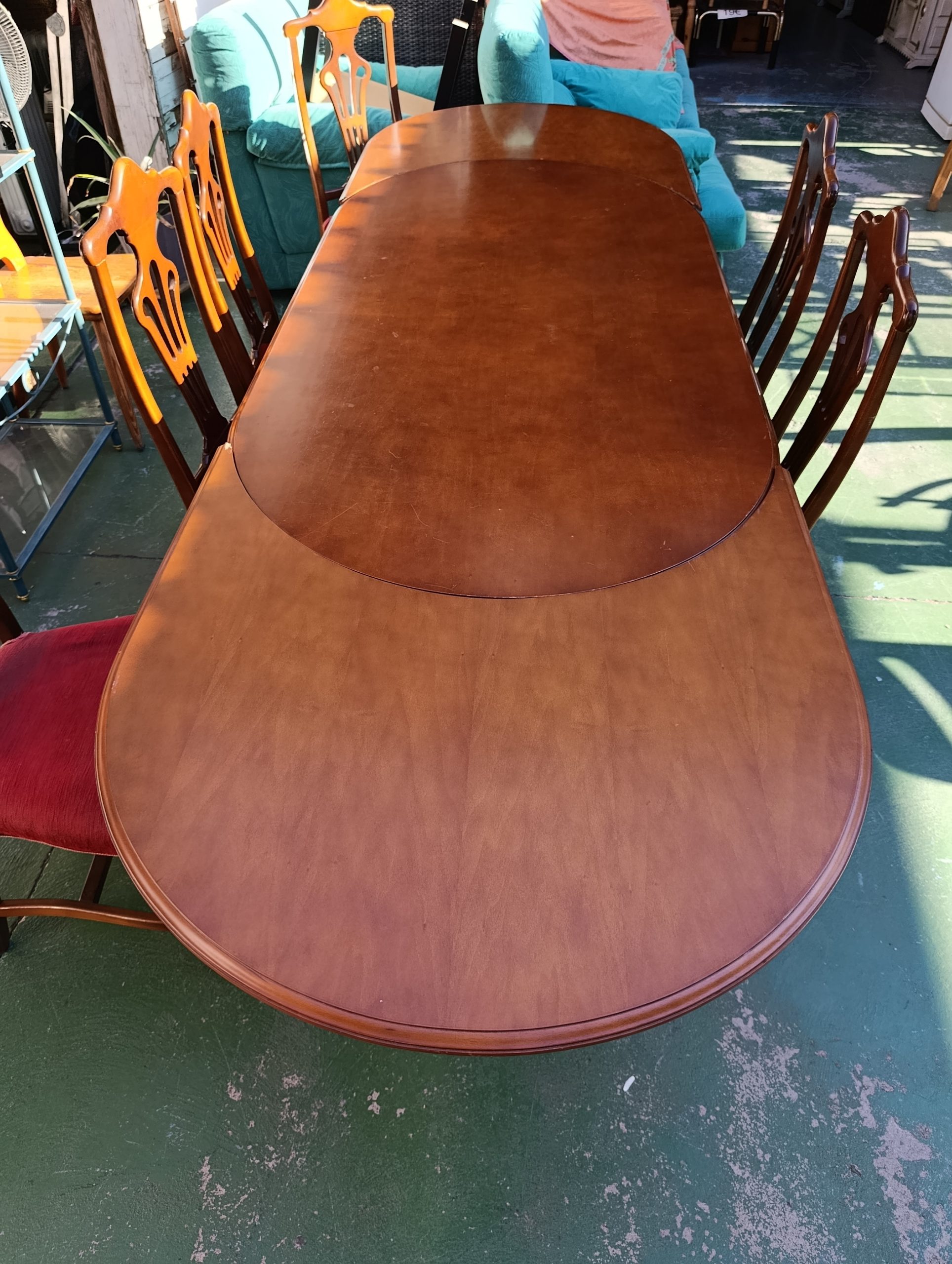 COMEDOR EXTENSIBLE Y 6 SILLAS ROJAS - Imagen 4