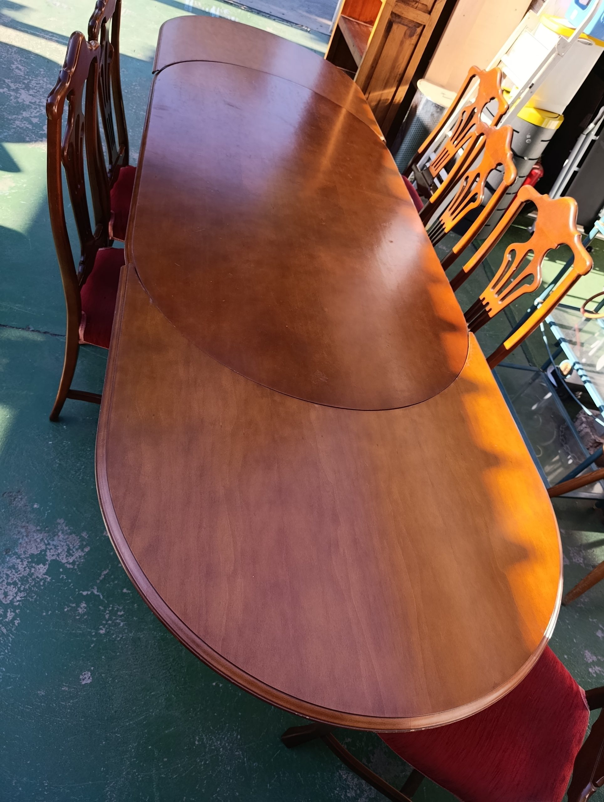 COMEDOR EXTENSIBLE Y 6 SILLAS ROJAS - Imagen 6