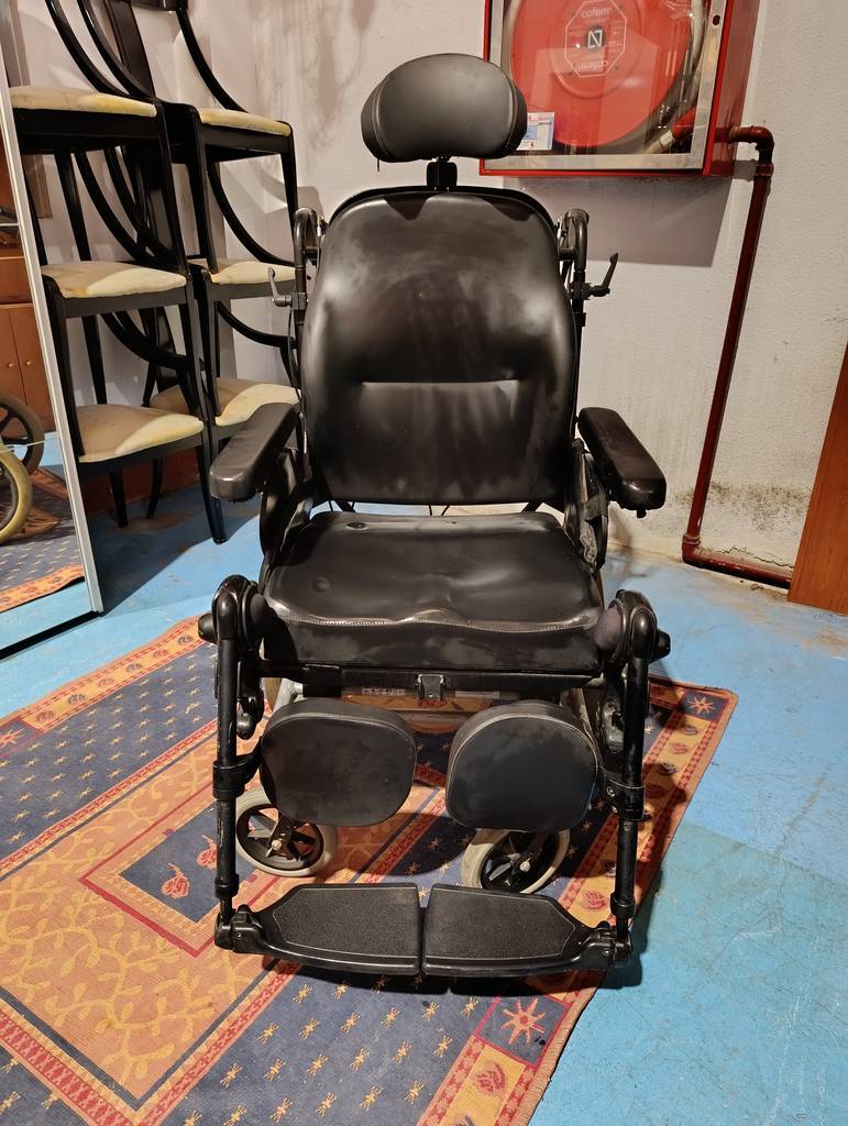 SILLA DE RUEDAS POSICIONADORA ERGONÓMICA - Imagen 2