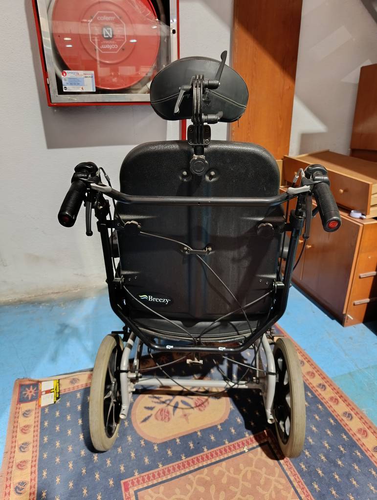SILLA DE RUEDAS POSICIONADORA ERGONÓMICA - Imagen 4