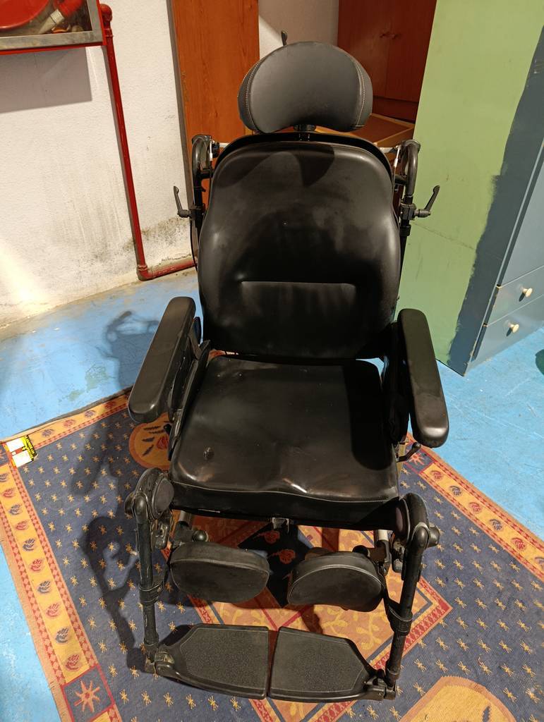SILLA DE RUEDAS POSICIONADORA ERGONÓMICA - Imagen 5